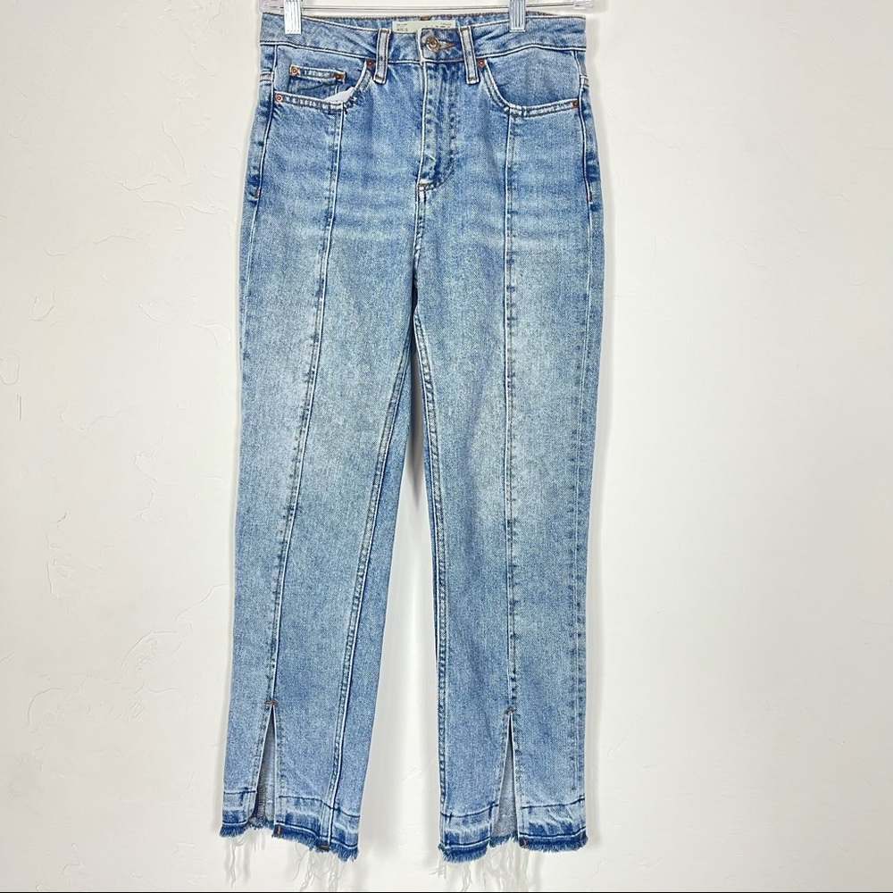 Topshop Moto Jeans Denim Light Wash Vintage Retro Blue Slit Raw Hem‎ High Rise